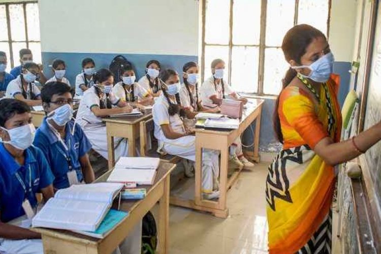 பள்ளிகளுக்கு வெளிவந்த முக்கிய தகவல்! இந்த தேதி வரை மட்டுமே வகுப்புகள் நடத்த வேண்டும்!