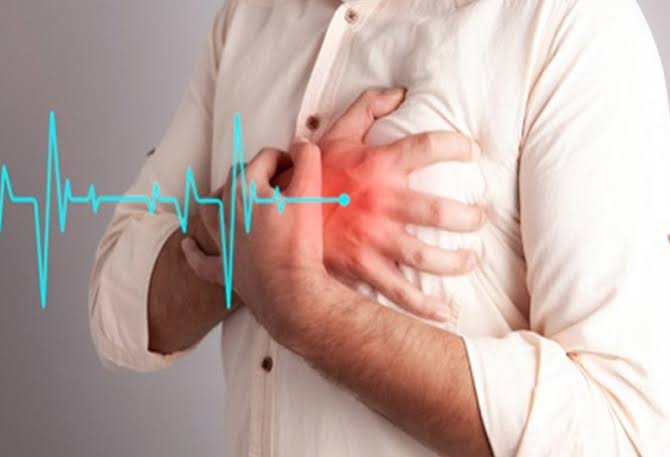 மாரடைப்பு வராமல் நம்மை பாதுகாத்துக் கொள்ள! வாரம் இரண்டு முறை இந்த மீன் சாப்பிட வேண்டும்!