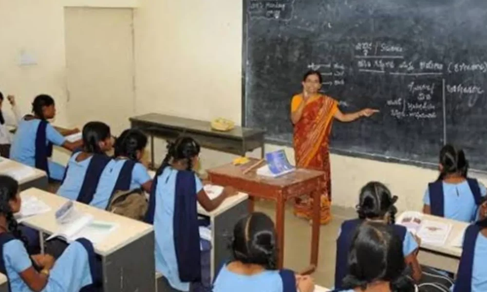 இந்த ஆசிரியர்களுக்கு மட்டும் தொகுப்பூதியம் உயர்வு! அரசு வெளியிட்ட அதிரடி உத்தரவு!