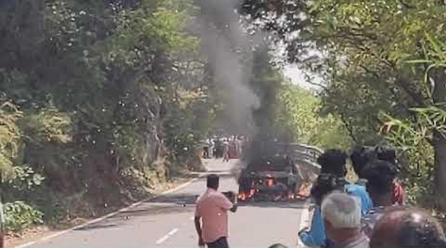 ஏற்காடு மலை சாலையில் சுற்றுலா வந்த காரில் தீ விபத்து! அதிர்ஷ்டவசமாக உயிர் தப்பிய குடும்பம் 