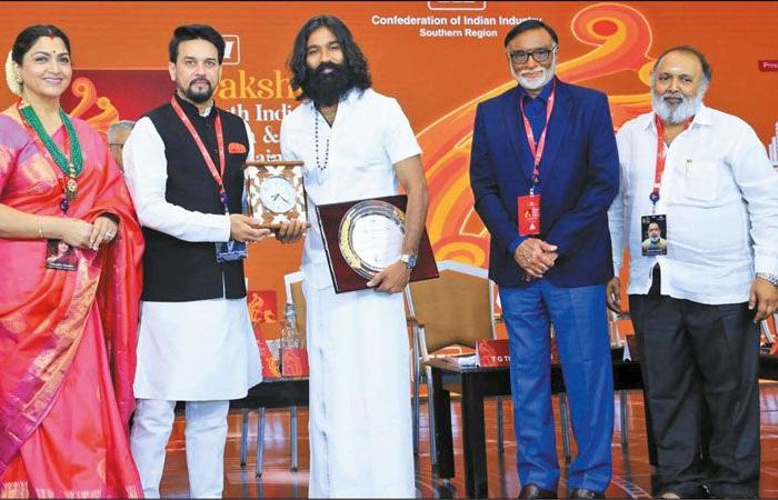 மத்திய அரசு சார்பில் தனுஷ் மற்றும் சிரஞ்சீவிக்கு ஐகான் விருது!