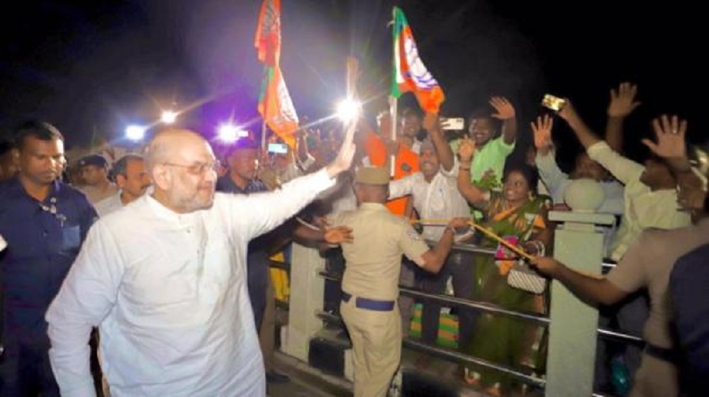 பிரமுகர் வருகையின் போது மின் தடை !! கண்டித்து பாஜகவினர்  சாலை மறியல்!!