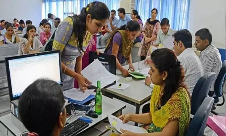மாணவர்களுக்கு வெளிவந்த முக்கிய அறிவிப்பு! பொறியியல்  சேர்க்கைக்கான ரேண்டம் எண் வெளியீடு! 