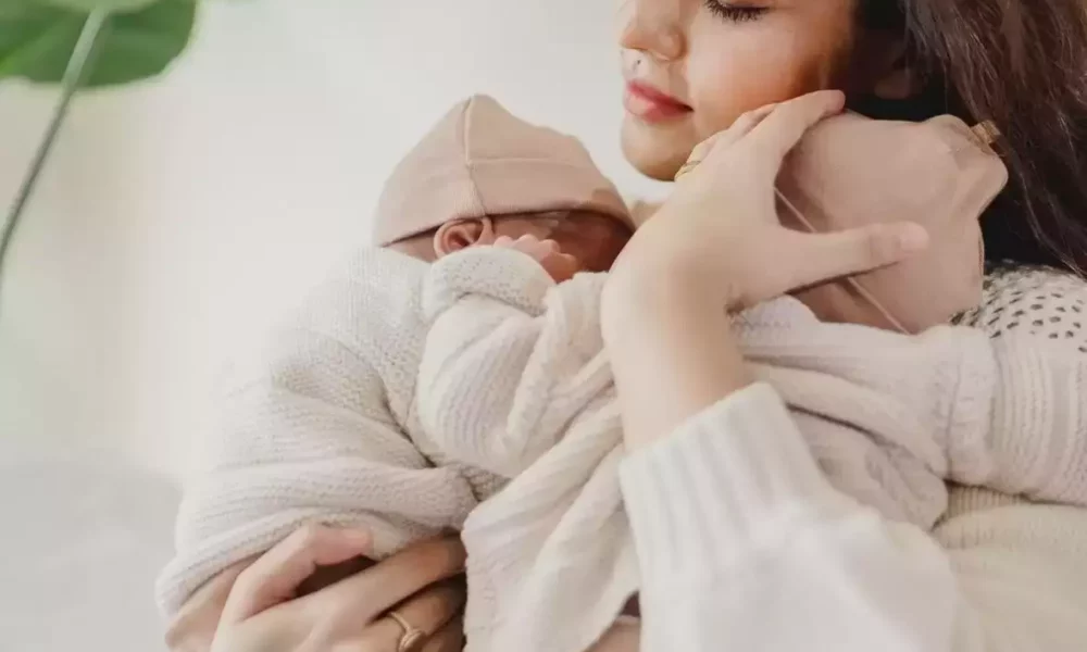 இவர்கள் தான் நயன்தாராவின் உயிர் உலகமா! திருமண நாளில் ரசிகர்களுக்கு சர்ப்ரைஸ் கொடுத்த விக்னேஷ் சிவன்!! 