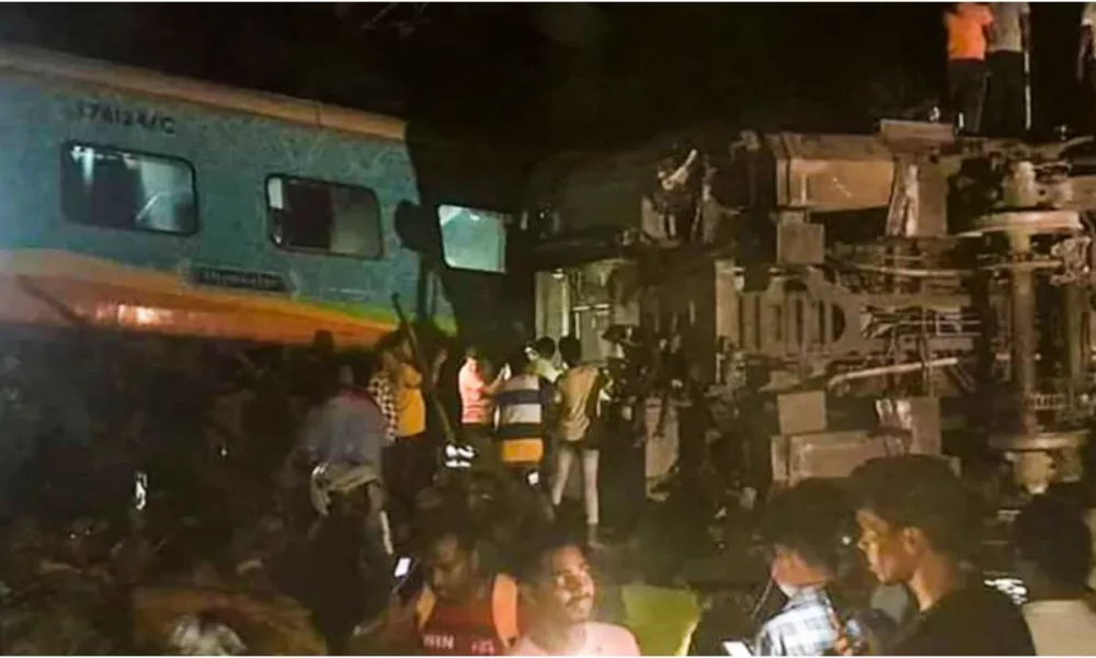 ஒடிசாவில் நடந்த இரயில் விபத்து! 36 ரயிலகள் மாற்றப்பாதையில் இயக்கம்!!