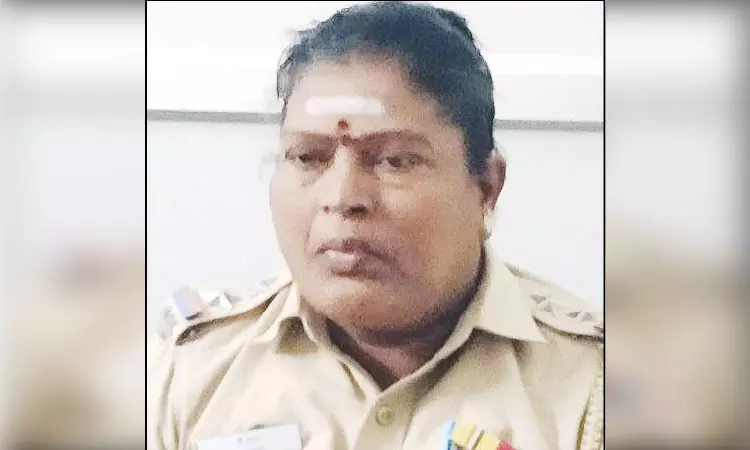 வழக்கு உனக்கு சாதகமாக வேண்டுமா?? 10 ஆயிரம் கொடு!! மிரட்டிய பெண் சப்-இன்ஸ்பெக்டரை பொறி வைத்து அமுக்கிய  லஞ்ச ஒழிப்புத்துறை!! 