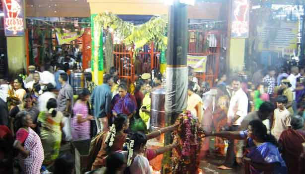 ஹேப்பி நியூஸ் புகழ்பெற்ற மாரியம்மன் கோவில் திருவிழா!! இந்த மாவட்டத்திற்கு நாளை உள்ளூர் விடுமுறை!! 