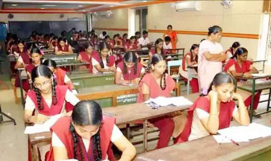 மாணவர்களே ரெடியா?? 11 ஆம் வகுப்பு துணைத்தேர்வு முடிவுகள் இன்று வெளியீடு!!