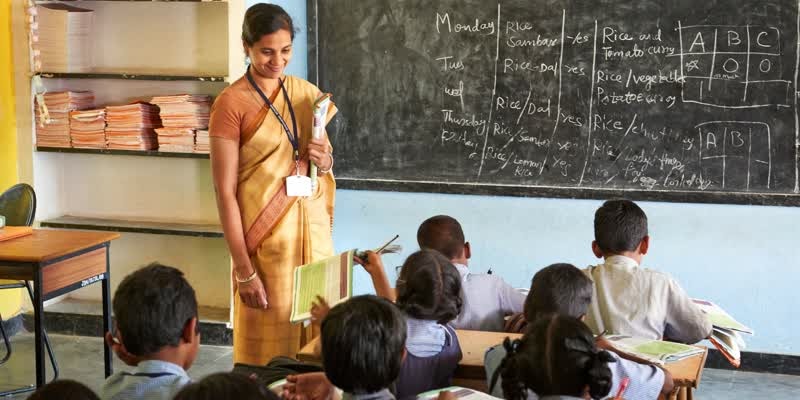 ஆசிரியர்களுக்கு விழுந்த அடுத்த அடி!! பள்ளிக்கல்வித்துறை வெளியிட்ட அதிரடி அறிவிப்பு!!