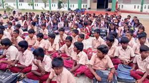 மாணவர்களுக்கு சூப்பர் நியூஸ் ஆன்லைன் தேர்வு வெளிநாடுகளுக்கு சுற்றுலா!! பள்ளிக்கல்வித்துறை அதிரடி அறிவிப்பு!! 