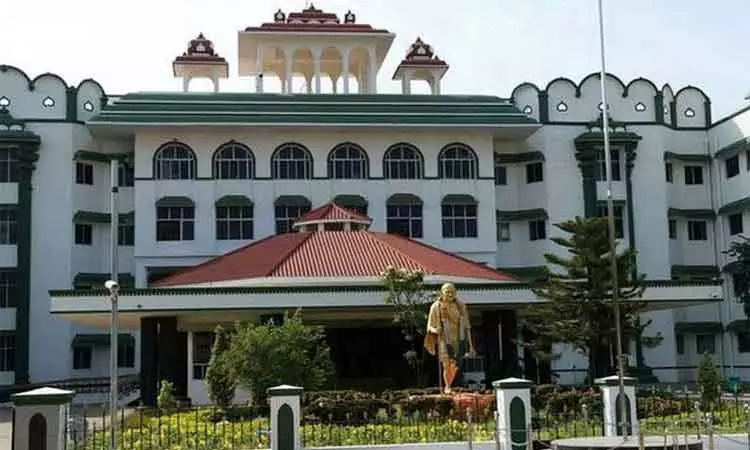 இனிமேல் மாணவர்கள் இதை செய்யக்கூடாது!! பெற்றோர்களுக்கு உயர்நீதிமன்றம் எச்சரிக்கை!!