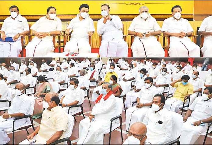 கார சார விவாதத்துடன் நடைபெற்ற திமுக மாவட்ட செயலாளர்கள் கூட்டம்!!