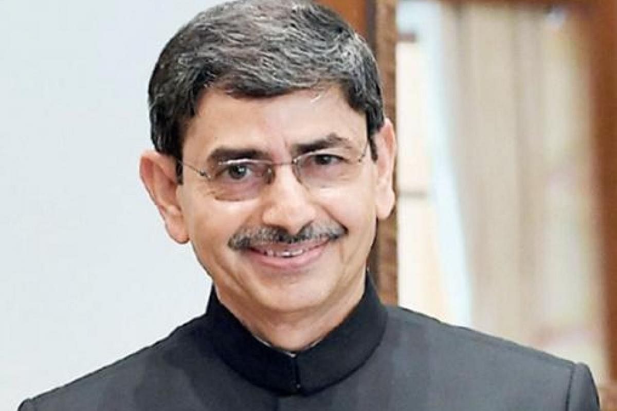 ஆளுநரிடம் கேள்வி கேட்வரை டிஸ்மிஸ் செய்ய வேண்டும் : பாஜகவினர் எச்சரிக்கை!!