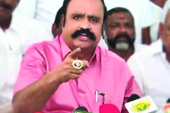 நீங்கள் மதித்தால் நாங்களும் மதிப்போம் நீங்கள் மிதித்தால் நாங்களும் மிதிப்போம்!! பெங்களூரு புகழேந்தியின் ஆவேச பேச்சு!!