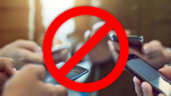 ஸ்மார்ட் போன் பயன்படுத்துவதற்கு கட்டுப்பாடு… அதிரடியாக அறிவிப்பை வெளியிட்ட அரசு… 