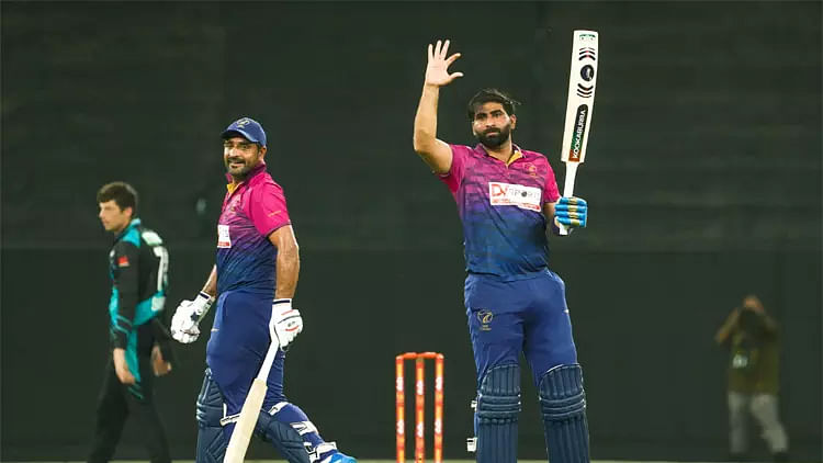 நியூசிலாந்தை வீழ்த்திய ஐக்கிய அரபு அமீரகம்… பாராட்டுக்கள் தெரிவித்த இந்திய அணி வீரர்!!