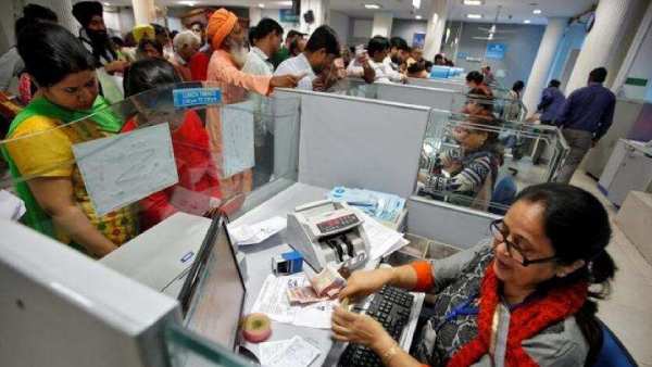 வங்கிகளுக்கு தொடர் விடுமுறையா?? வெளிவந்த முக்கிய அறிவிப்பு!!